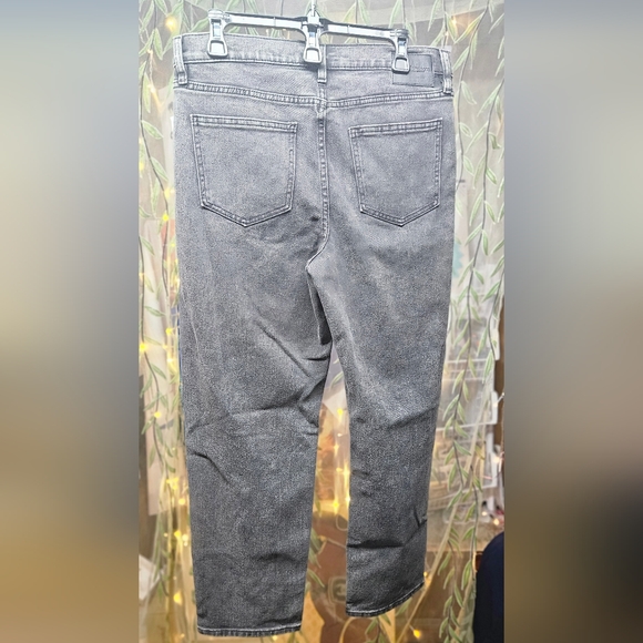Ladies High Rise Jeans - Picture 3 of 6